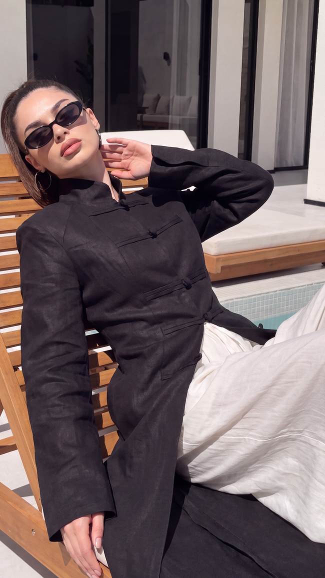 Monochrome Muse